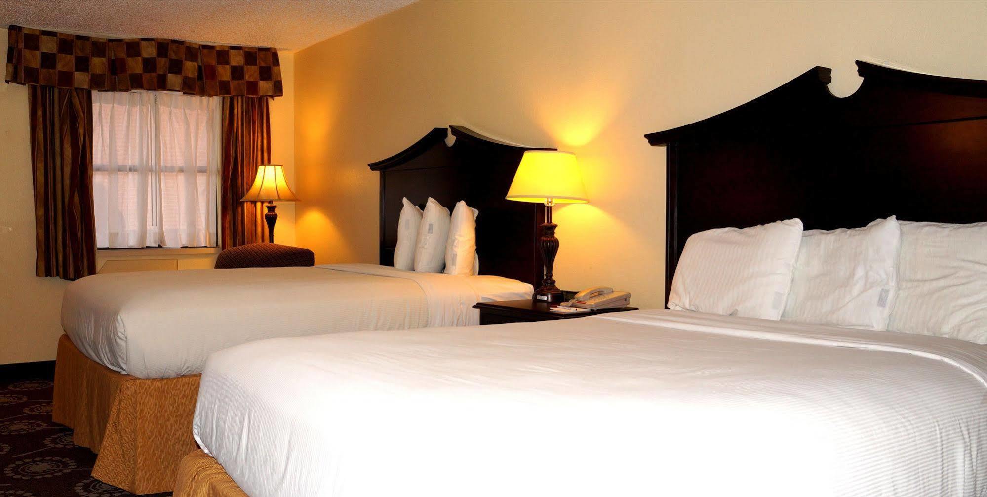Plaza Inn Midland Buitenkant foto